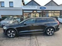 Gebraucht Volvo V60 CC Plus 197 PS (144 kW) 2023 Onyx black Kombi