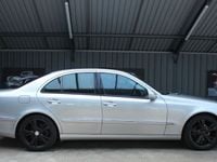 Gebraucht Mercedes E240 177 PS (130 kW) 2004 Silber Limousine