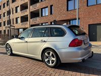 Gebraucht BMW 318 143 PS (105 kW) 2012 Silber Kombi