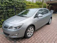 Gebraucht Opel Astra 179 PS (131 kW) 2011 Silber Limousine