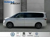 Gebraucht VW Multivan Style 150 PS (110 kW) 2023 Candyweiß Van / Kleinbus