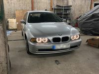 Gebraucht BMW 525 163 PS (119 kW) 2001 Silber Limousine