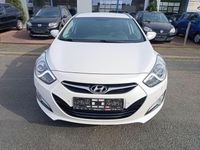 Gebraucht Hyundai i40 Edition 141 PS (103 kW) 2015 Weiß Limousine