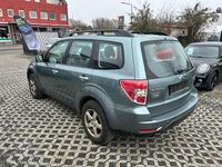 Gebraucht Subaru Forester Active 147 PS (108 kW) 2011 Silber SUV