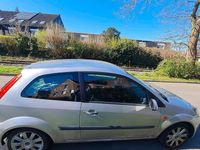 Gebraucht Ford Fiesta 80 PS (58 kW) 2008 Silber Kleinwagen