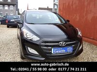 Gebraucht Hyundai i30 YES! 101 PS (74 kW) 2015 Phantom black / mic Kleinwagen