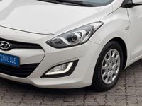 Gebraucht Hyundai i30 Classic 99 PS (72 kW) 2013 Weiß Limousine