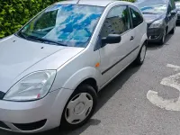 Gebraucht Ford Fiesta 60 PS (44 kW) 2004 Silber Kleinwagen