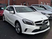 Gebraucht Mercedes A180 122 PS (89 kW) 2017 Calcitweiss/zirrusweiss Kleinwagen