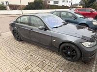 Gebraucht BMW 320 150 PS (110 kW) 2004 Grau Limousine
