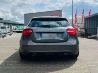 Gebraucht Mercedes A180 122 PS (89 kW) 2013 Grau Kleinwagen