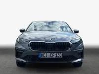 Neu Skoda Scala Essence 95 PS (69 kW) 2025 Grau Kleinwagen