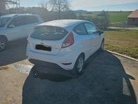 Gebraucht Ford Fiesta 60 PS (44 kW) 2017 Weiß Kleinwagen