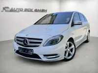 Gebraucht Mercedes B180 122 PS (89 kW) 2013 Calcitweiss/zirrusweiss Van / Kleinbus