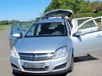 Używany Opel Astra Edition 110 KM (80 kW) 2009 Srebrny Sedan/Limuzyna