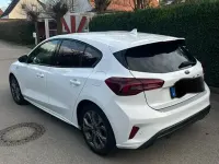 Używany Ford Focus ST-Line 125 KM (91 kW) 2023 Biały Sedan/Limuzyna