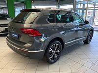 Gebraucht VW Tiguan Active 131 PS (96 kW) 2022 Grau SUV