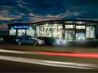 Gebraucht Mercedes EQT200 89 kW (122 PS) 2023 Rot Van / Kleinbus