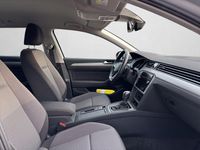 Gebraucht VW Passat Conceptline 150 PS (110 kW) 2023 Scale silver metallic (metallic) Kombi