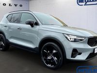 Neu Volvo XC40 Plus 163 PS (119 kW) 2026 Grau SUV