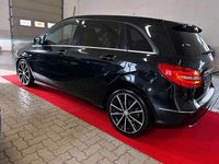 Gebraucht Mercedes B200 Edition 1 156 PS (114 kW) 2012 Schwarz Van / Kleinbus