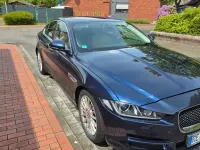 Gebraucht Jaguar XE Prestige 163 PS (119 kW) 2017 Blau Limousine