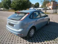 Gebraucht Ford Focus Ghia 101 PS (74 kW) 2008 Blau Limousine