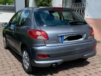 Gebraucht Peugeot 206+ 75 PS (55 kW) 2010 Grau Kleinwagen