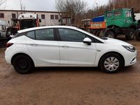 Gebraucht Opel Astra 105 PS (77 kW) 2017 Weiß Limousine
