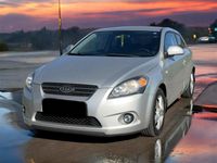 Gebraucht Kia Ceed 109 PS (80 kW) 2009 Silber Kleinwagen