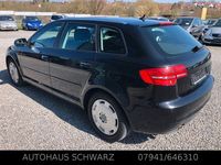 Gebraucht Audi A3 Attraction 105 PS (77 kW) 2011 Phantomschwarz perleffekt Kleinwagen