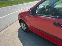 Używany Fiat Panda 54 KM (39 kW) 2005 Czerwony Hatchback