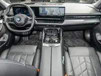 Gebraucht BMW 520 Sport Line 197 PS (144 kW) 2024 Schwarz Limousine
