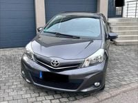 Gebraucht Toyota Yaris Cool 99 PS (72 kW) 2013 Grau Kleinwagen