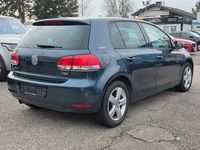 Gebraucht VW Golf VI Team 105 PS (77 kW) 2010 Blau Kleinwagen