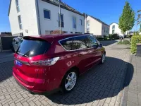 Używany Ford S-MAX Titanium 241 KM (177 kW) 2017 Czerwony Minivan