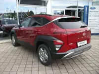 Gebraucht Hyundai Kona Trend 120 PS (88 kW) 2024 Rot schwarz SUV