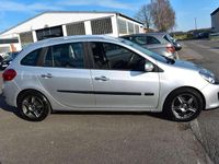 Gebraucht Renault Clio GrandTour Dynamique 101 PS (74 kW) 2008 Platingrau Kombi