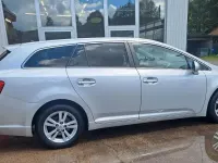 Gebraucht Toyota Avensis Life 124 PS (91 kW) 2012 Silber Kombi