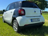 Używany Smart ForFour Prime 90 KM (66 kW) 2018 Biały Hatchback