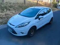 Gebraucht Ford Fiesta 60 PS (44 kW) 2011 Weiß Kleinwagen