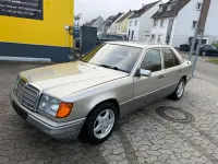 Gebraucht Mercedes E200 75 PS (55 kW) 1992 Grau Limousine