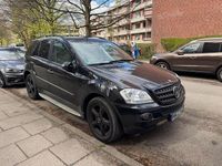 Gebraucht Mercedes ML320 224 PS (164 kW) 2007 Schwarz SUV