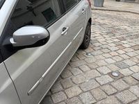 Gebraucht Renault Clio II 75 PS (55 kW) 2009 Silber Kleinwagen