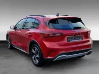 Używany Ford Focus Active 155 KM (114 kW) 2024 Czerwony Sedan/Limuzyna