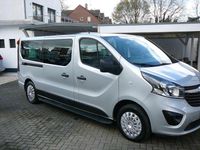 Gebraucht Opel Vivaro 125 PS (91 kW) 2016 Aluminium silber/grey(m2) Van / Kleinbus
