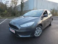 Usado Ford Focus Trend 101 CV (74 kW) 2015 Gris Berlina