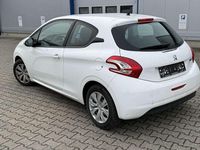 Gebraucht Peugeot 208 Active 68 PS (50 kW) 2014 Lack weiss banquise Kleinwagen