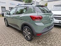 Neu Dacia Sandero Expression 91 PS (66 kW) 2025 Safari grün Kleinwagen