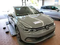 Gebraucht VW Golf VIII Style 131 PS (96 kW) 2024 Mondsteingrau Limousine